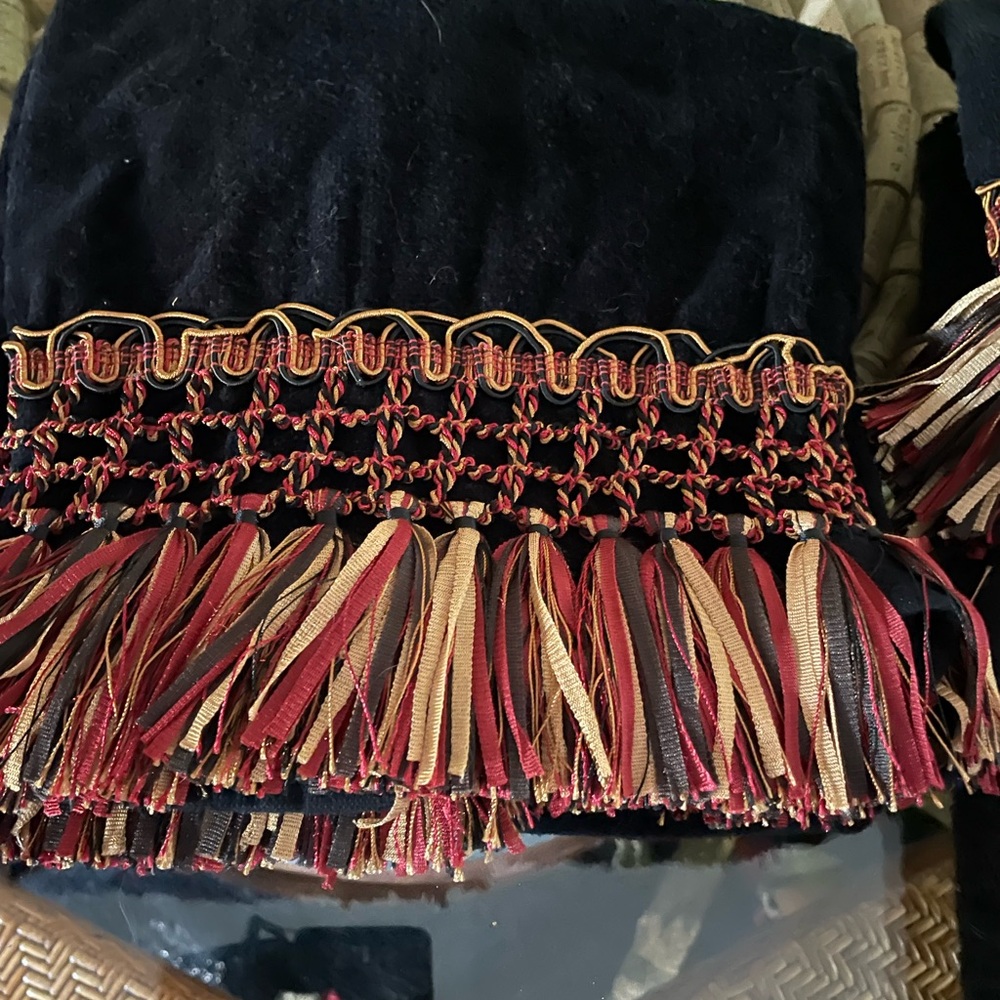 7 Piece Avanti Black Fringed Towels & Plain, Never Used - Only Displayed - Picture 4 of 5